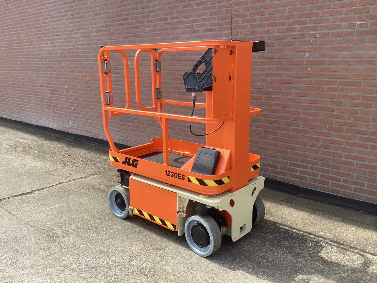 JLG 1230ES - Dvižna ploščad: slika 3 JLG 1230ES - Dvižna ploščad: slika 3