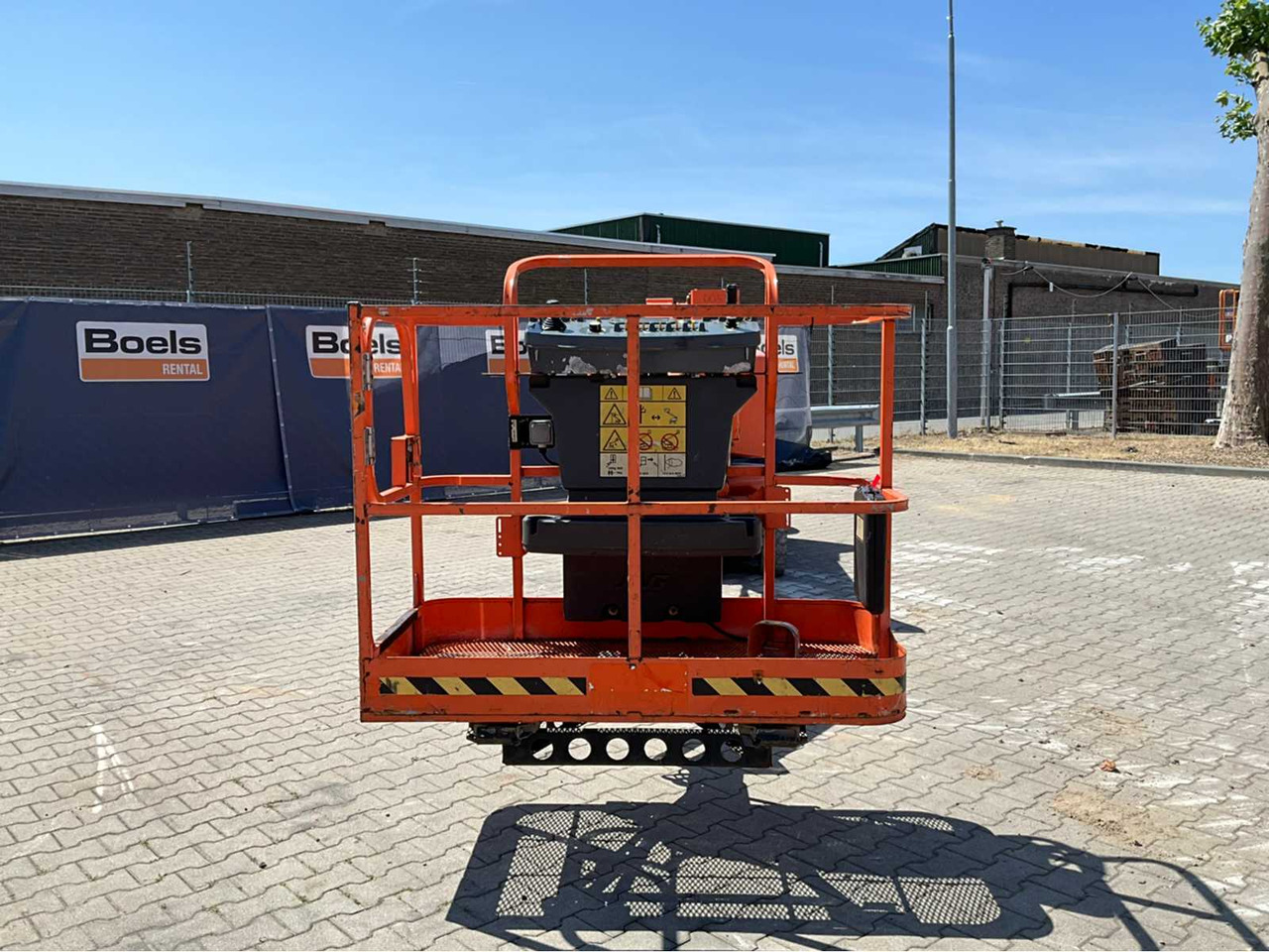 JLG E400AJPN narrow - Dvižna ploščad: slika 4 JLG E400AJPN narrow - Dvižna ploščad: slika 4