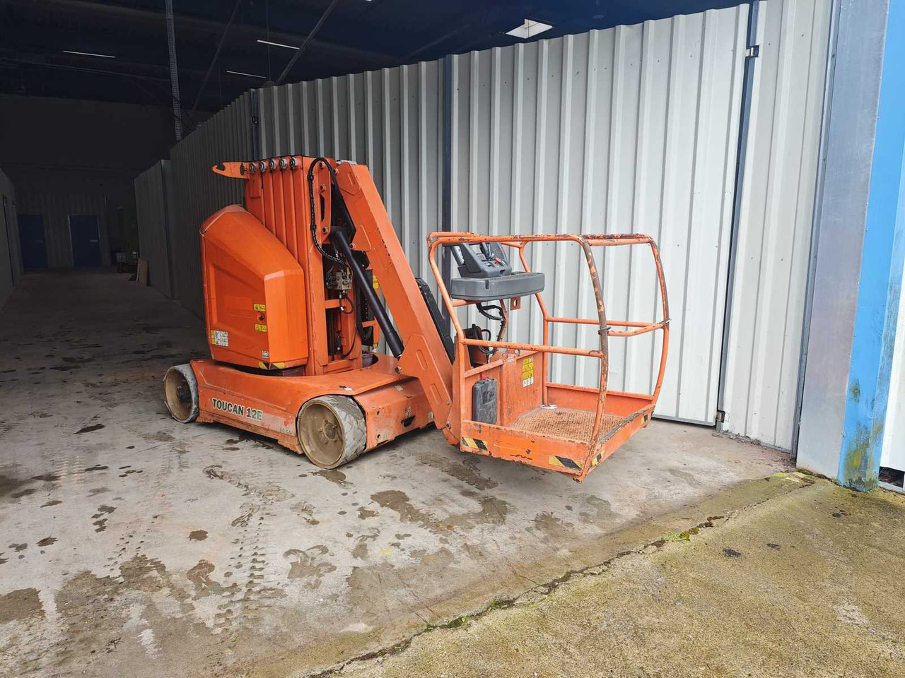 JLG Toucan 12 E - Dvižna ploščad: slika 1 JLG Toucan 12 E - Dvižna ploščad: slika 1