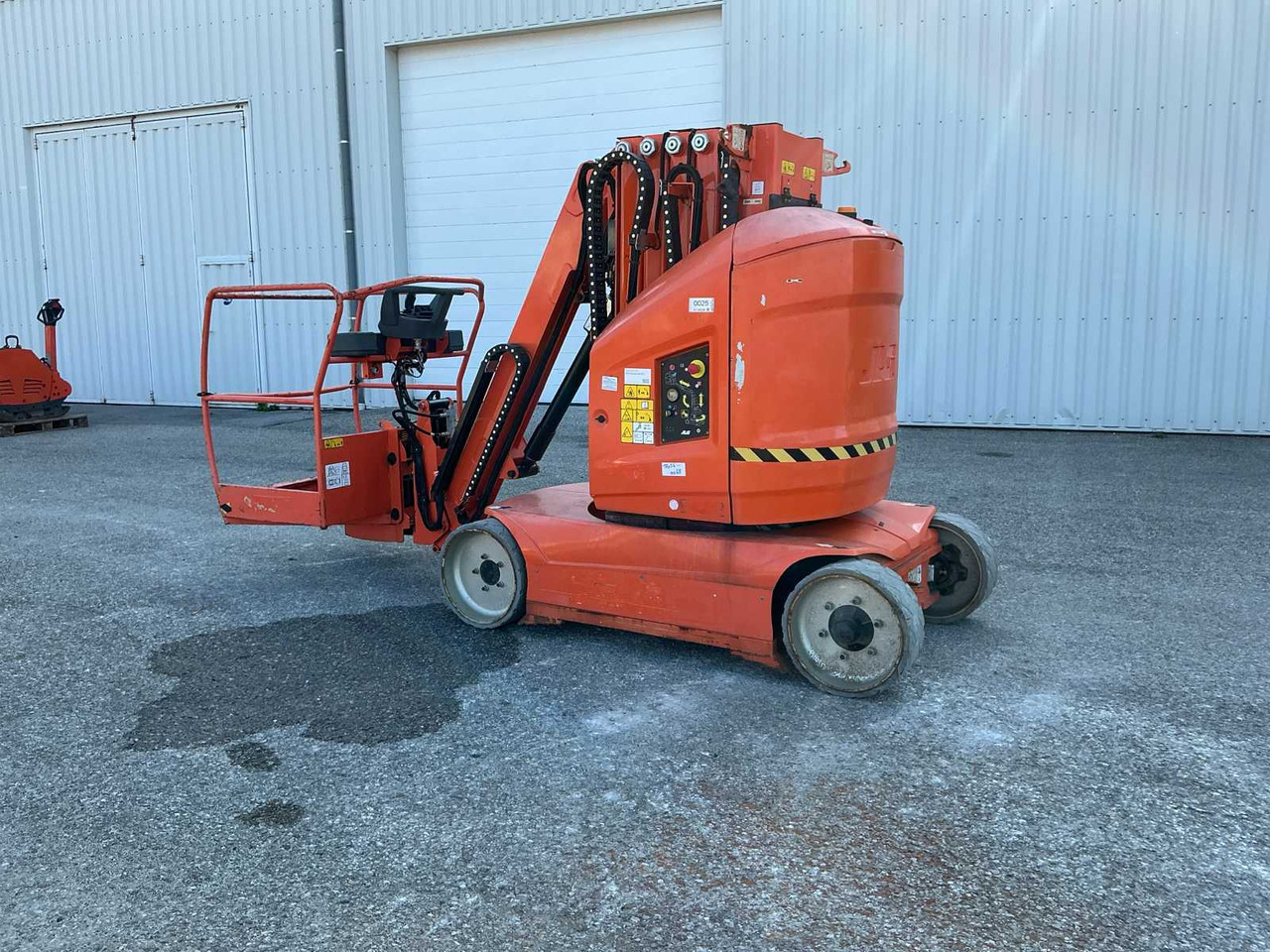 JLG Toucan 12E - Dvižna ploščad: slika 1 JLG Toucan 12E - Dvižna ploščad: slika 1