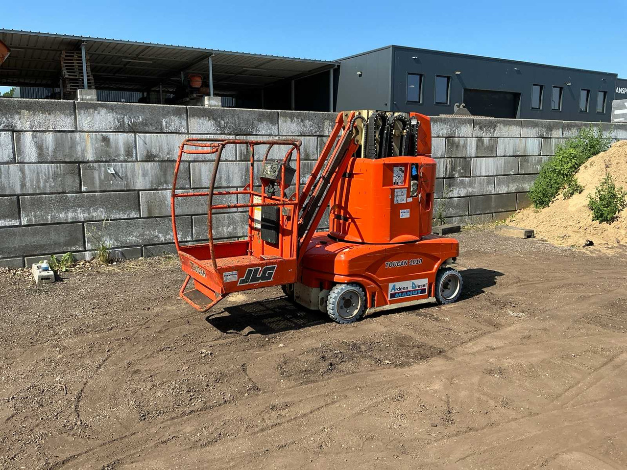 JLG Toucan1010 - Dvižna ploščad: slika 1 JLG Toucan1010 - Dvižna ploščad: slika 1