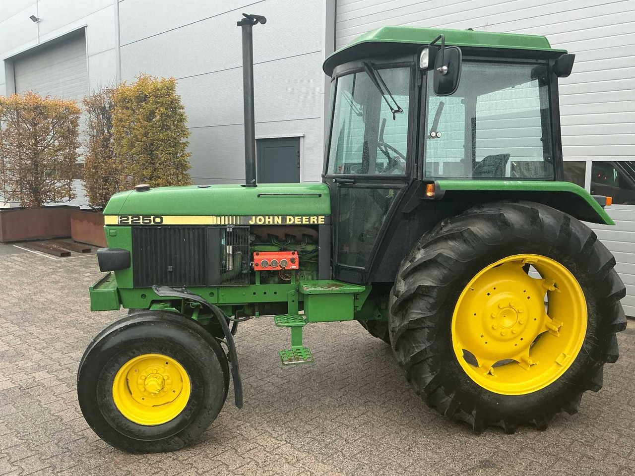 John Deere 2250 - Traktor: slika 5 John Deere 2250 - Traktor: slika 5