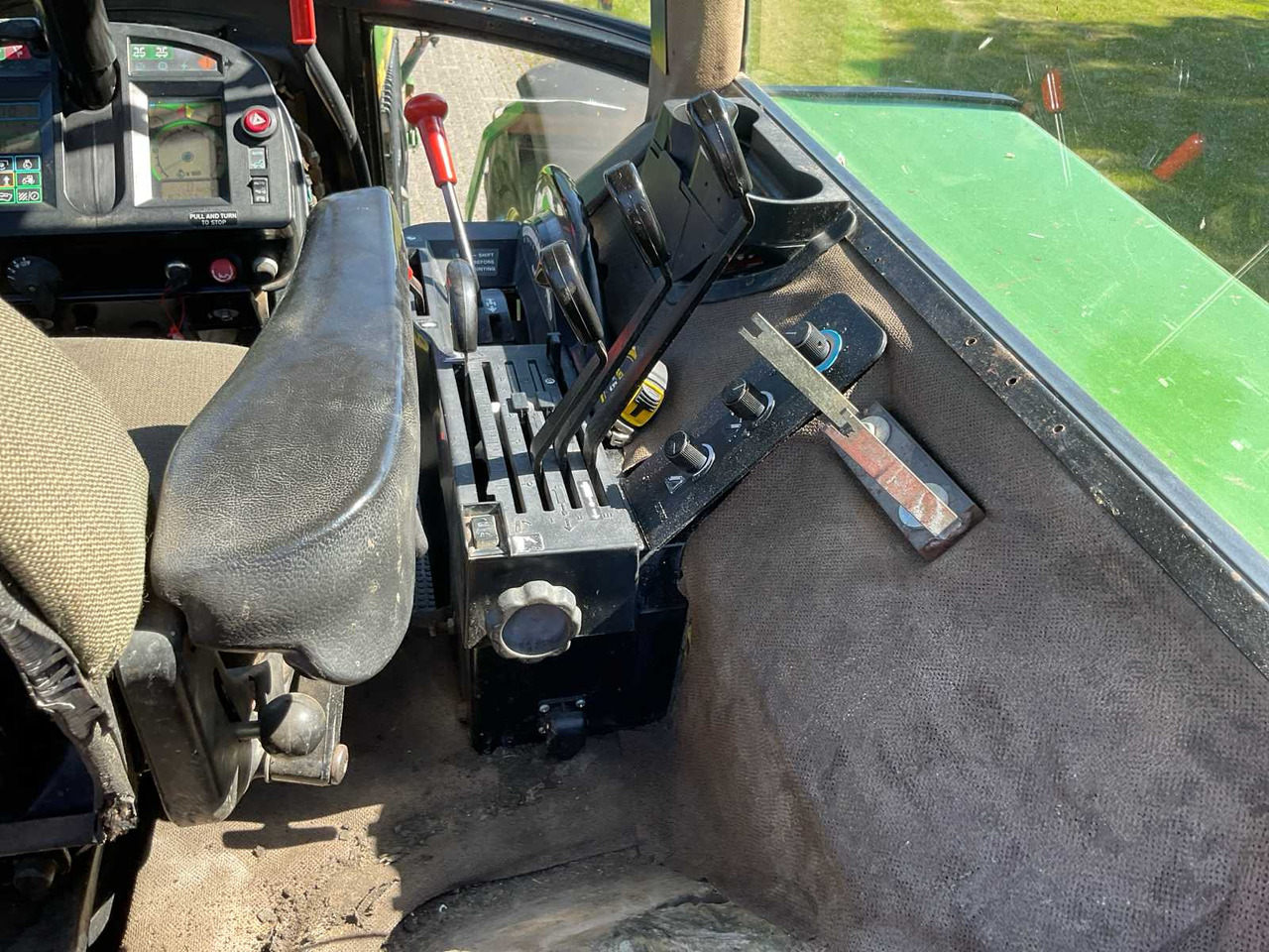 Traktor John Deere 4755: slika 22