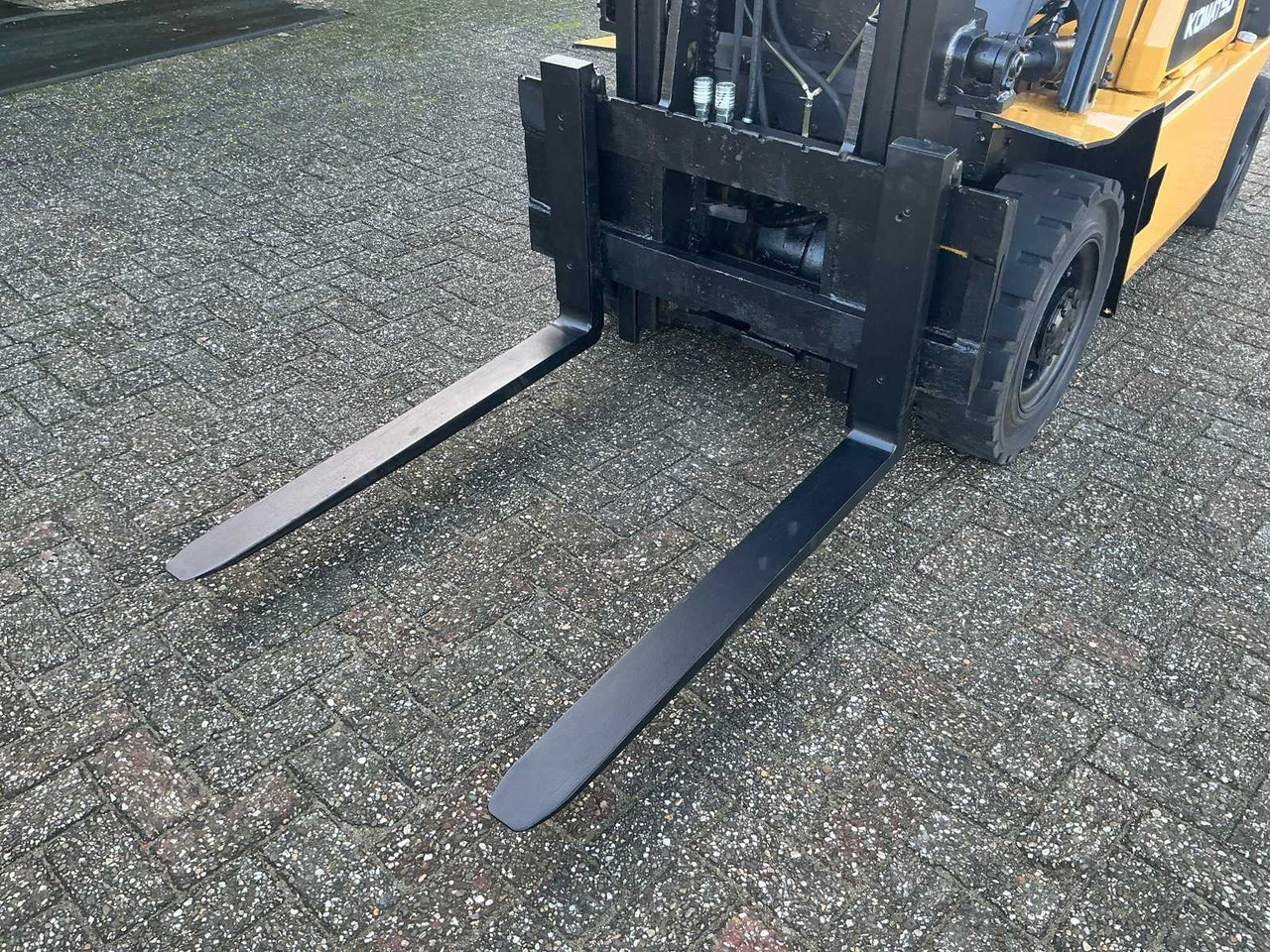 KOMATSU FD25-8 FORKLIFT - Viličar: slika 4 KOMATSU FD25-8 FORKLIFT - Viličar: slika 4