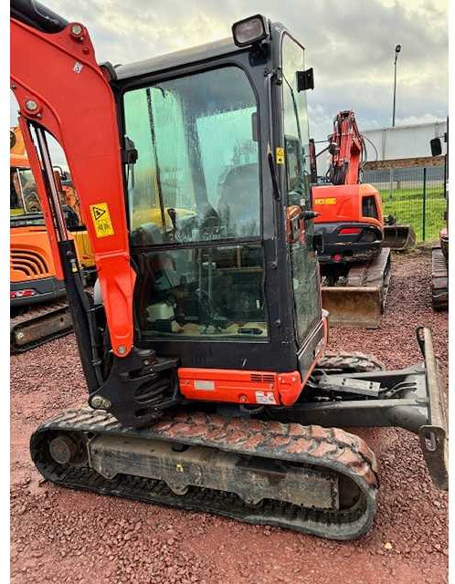 KUBOTA - 2020 - U 27-4 - MINI EXCAVATOR - Mini bager: slika 3 KUBOTA - 2020 - U 27-4 - MINI EXCAVATOR - Mini bager: slika 3