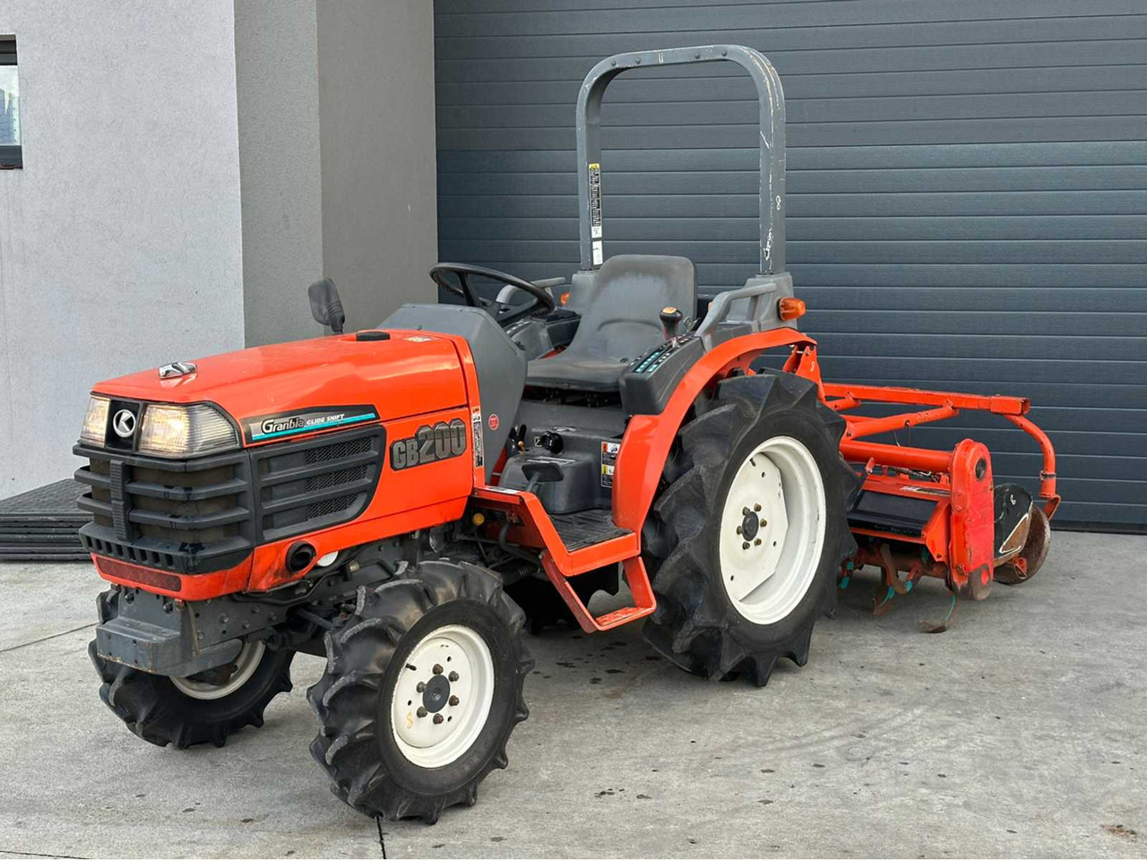 KUBOTA - GB200 - 4-WHEEL DRIVE TRACTOR - Traktor: slika 1 KUBOTA - GB200 - 4-WHEEL DRIVE TRACTOR - Traktor: slika 1