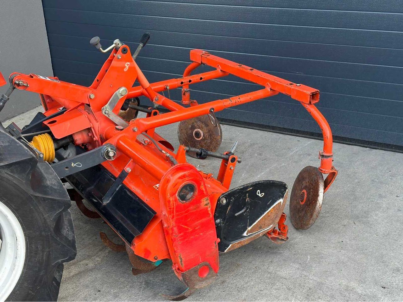 KUBOTA - GB200 - 4-WHEEL DRIVE TRACTOR - Traktor: slika 4 KUBOTA - GB200 - 4-WHEEL DRIVE TRACTOR - Traktor: slika 4