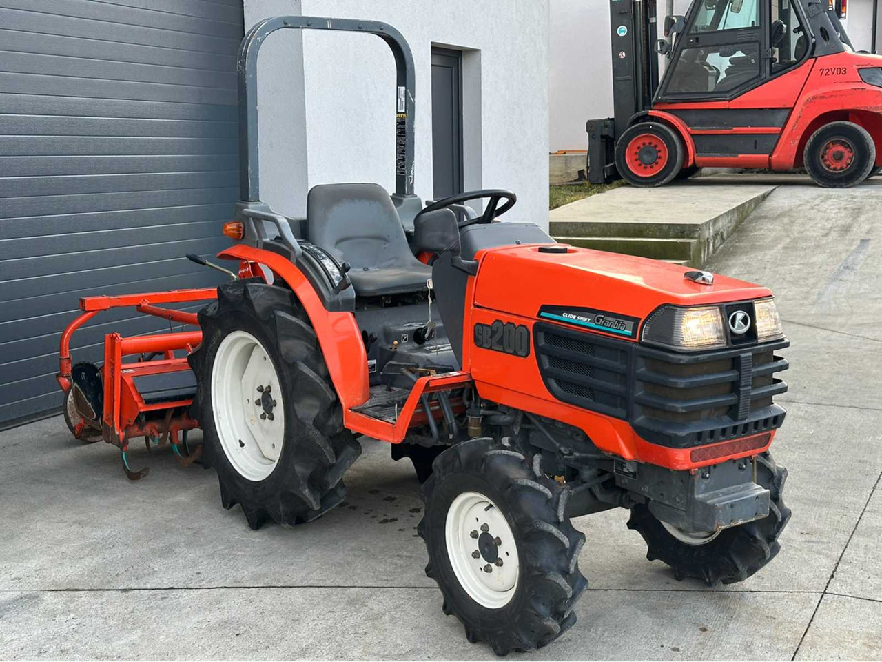 KUBOTA - GB200 - 4-WHEEL DRIVE TRACTOR - Traktor: slika 3 KUBOTA - GB200 - 4-WHEEL DRIVE TRACTOR - Traktor: slika 3