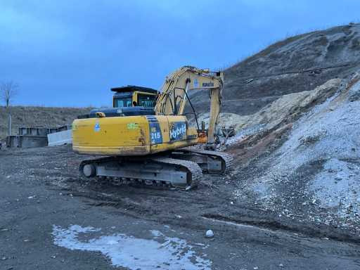 Komatsu HB215LC-1 - Bager goseničar: slika 3 Komatsu HB215LC-1 - Bager goseničar: slika 3