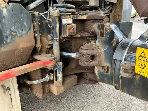 Demper Komatsu HM400-3: slika 23