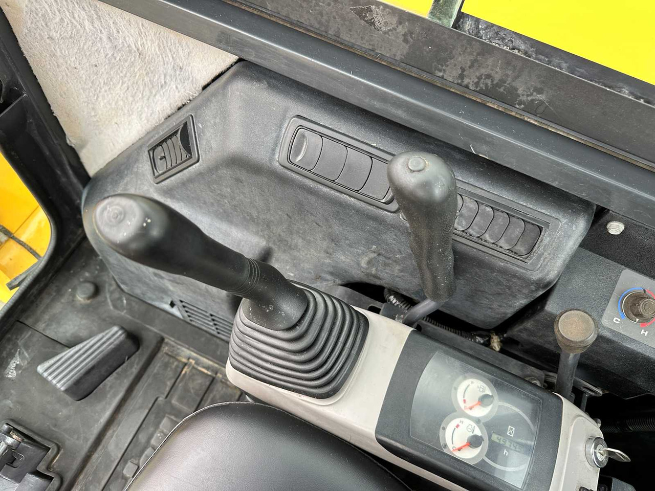 Bager goseničar Komatsu PC56-7: slika 32