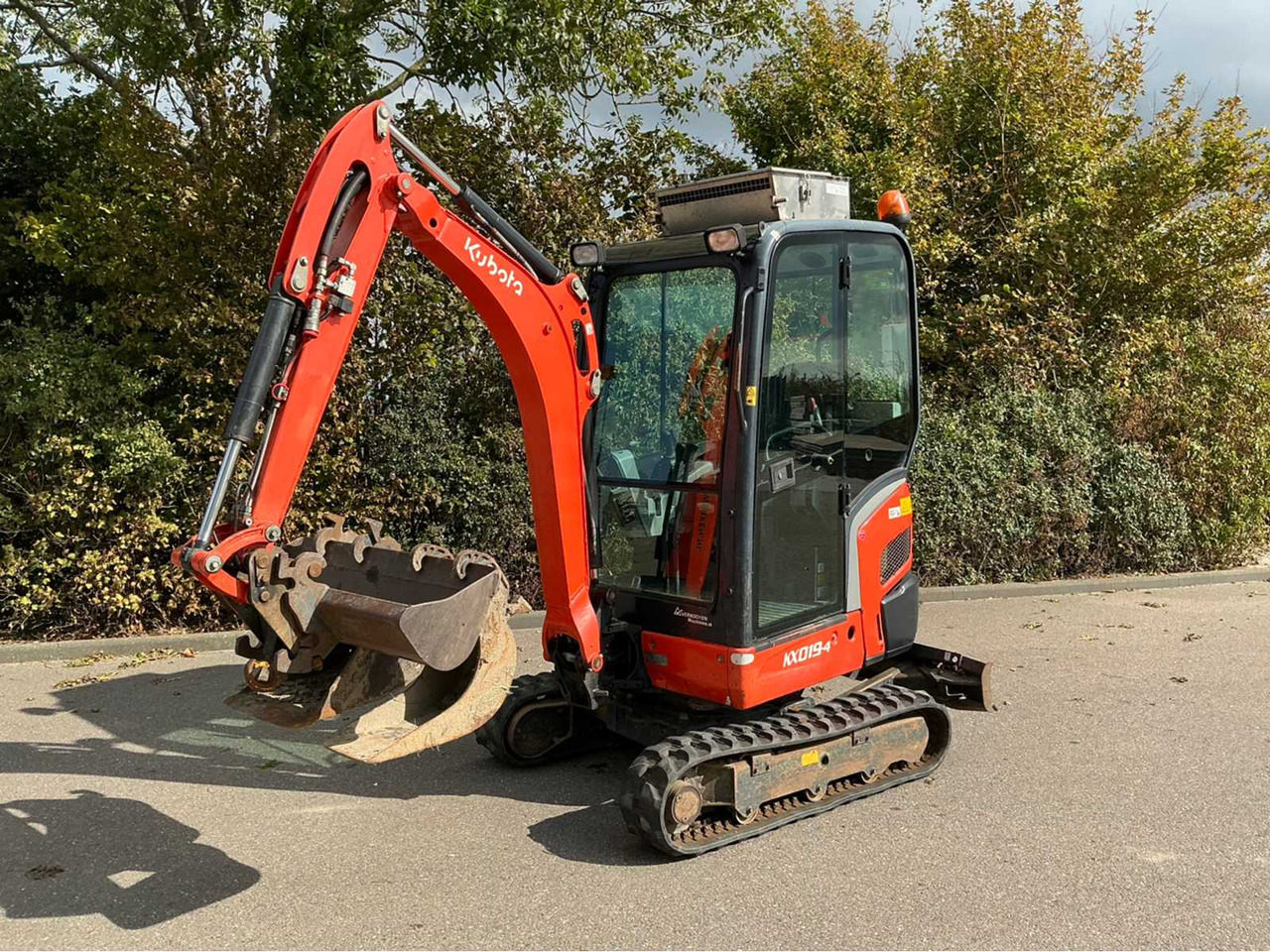 Kubota KX019-4 - Mini bager: slika 1 Kubota KX019-4 - Mini bager: slika 1