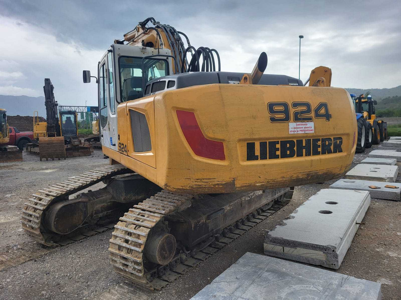LIEBHERR R924 C SL - Bager goseničar: slika 3 LIEBHERR R924 C SL - Bager goseničar: slika 3