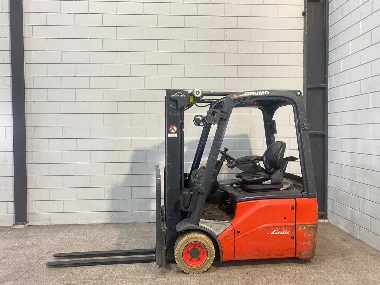 LINDE - E15 - FORKLIFT TRIPLEX - FREE-LIFT - SIDE-SHIFT - Viličar: slika 2 LINDE - E15 - FORKLIFT TRIPLEX - FREE-LIFT - SIDE-SHIFT - Viličar: slika 2