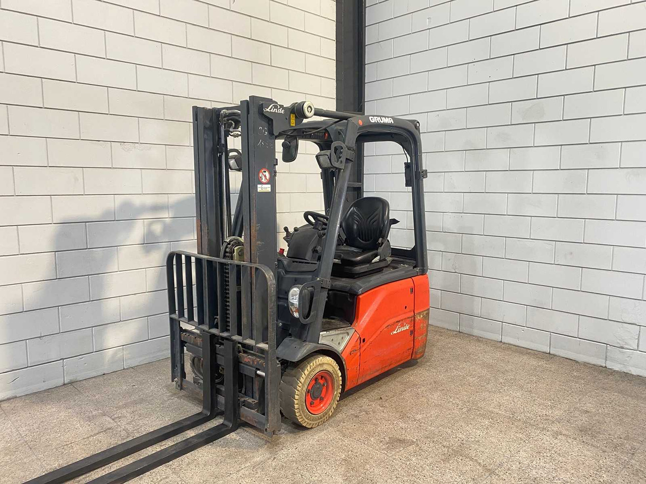LINDE - E15 - FORKLIFT TRIPLEX - FREE-LIFT - SIDE-SHIFT - Viličar: slika 1 LINDE - E15 - FORKLIFT TRIPLEX - FREE-LIFT - SIDE-SHIFT - Viličar: slika 1