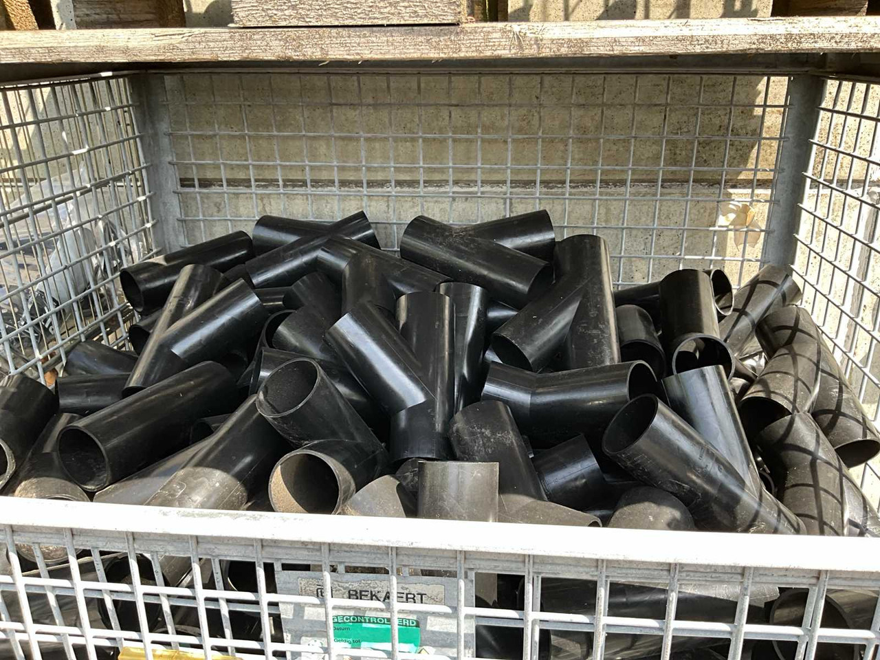 Large batch of various PVC connectors WAVIN/GEBERIT - Sistem za namakanje: slika 4 Large batch of various PVC connectors WAVIN/GEBERIT - Sistem za namakanje: slika 4