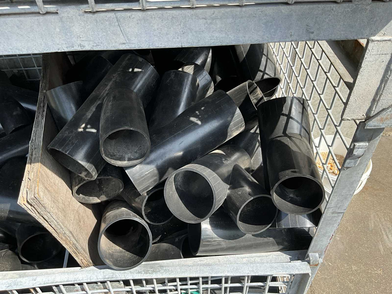 Large batch of various PVC connectors WAVIN/GEBERIT - Sistem za namakanje: slika 5 Large batch of various PVC connectors WAVIN/GEBERIT - Sistem za namakanje: slika 5