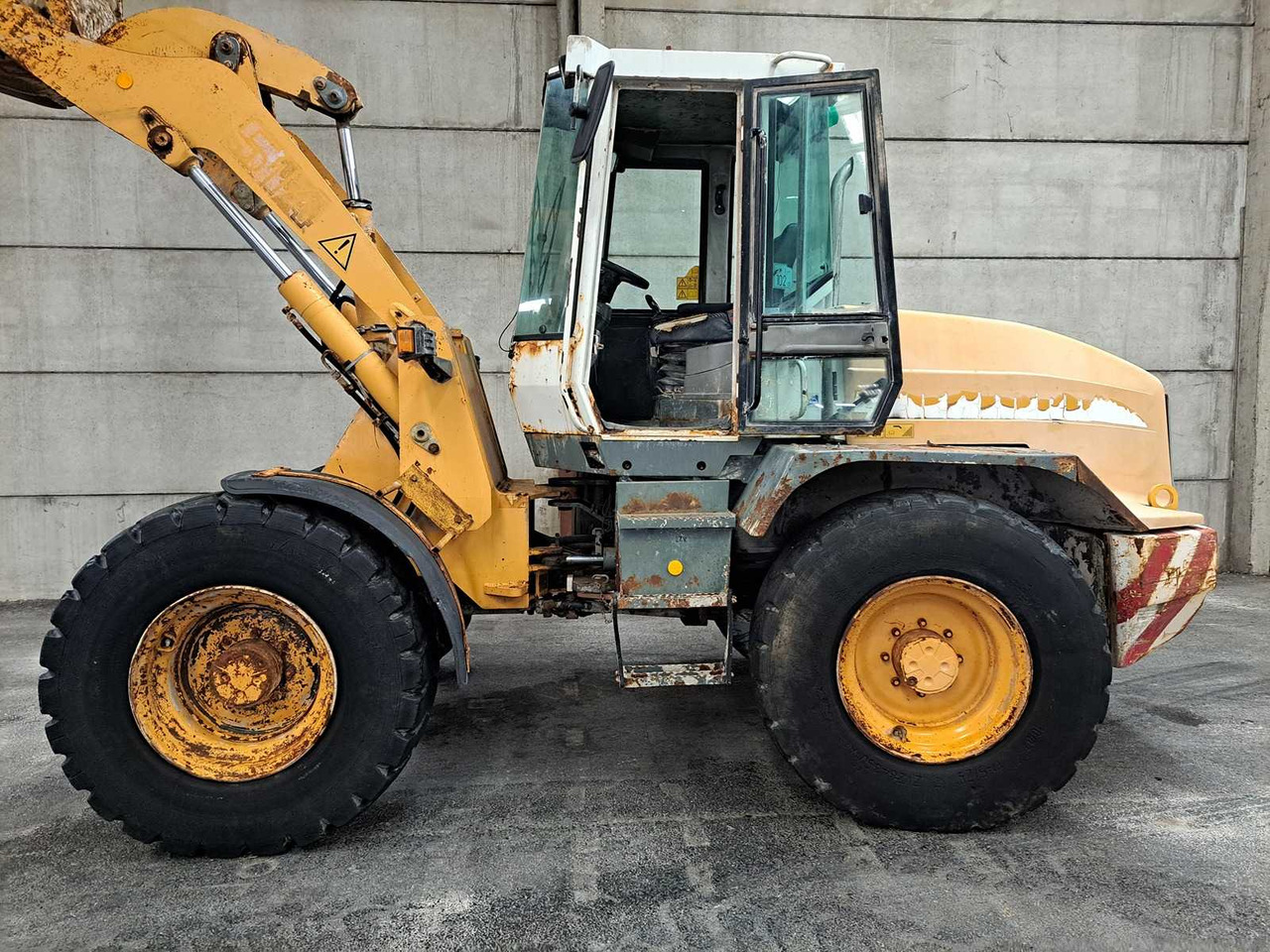 Liebherr L514 - Kolesni nakladalec: slika 5 Liebherr L514 - Kolesni nakladalec: slika 5