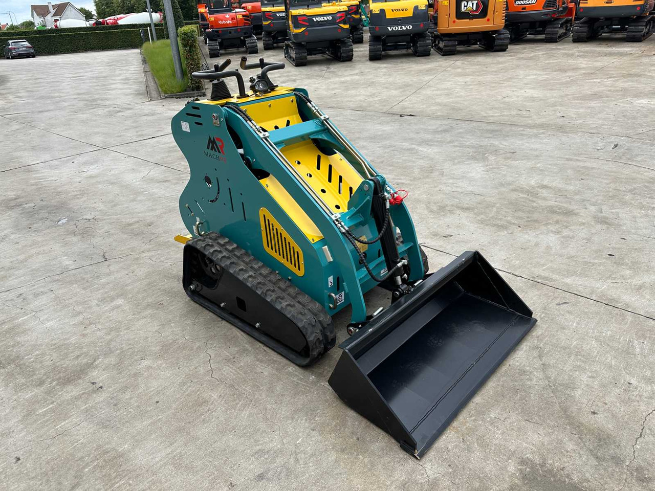 MACHPRO - 2025 - MP-300 - TRACK LOADER - Kompaktni nakladalnik na gosenicah: slika 3 MACHPRO - 2025 - MP-300 - TRACK LOADER - Kompaktni nakladalnik na gosenicah: slika 3
