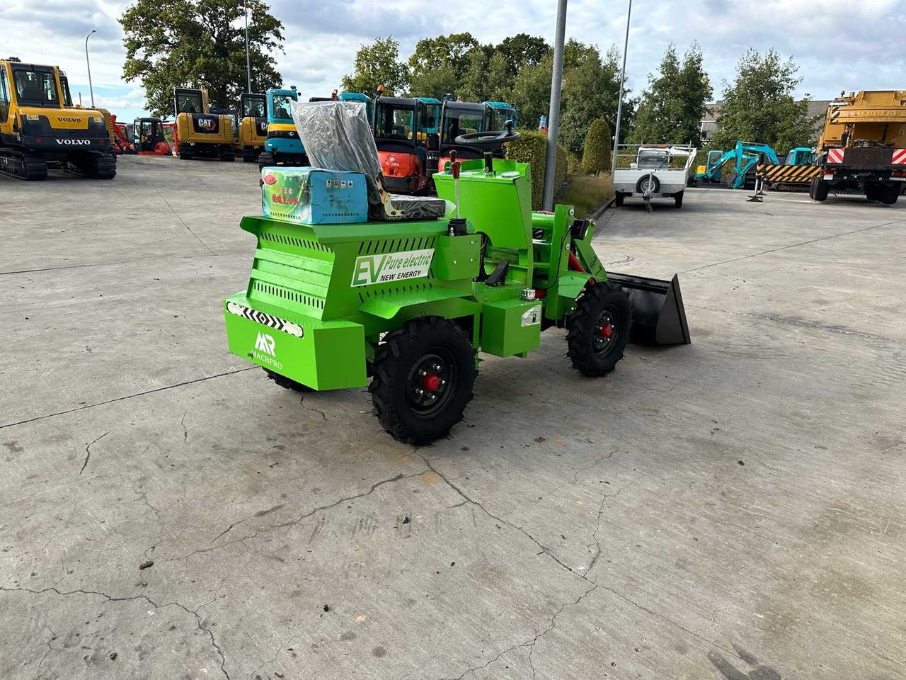 MACHPRO - 2025 - MP-L307 - SKID STEER LOADER - Kompaktni nakladalnik na gosenicah: slika 4 MACHPRO - 2025 - MP-L307 - SKID STEER LOADER - Kompaktni nakladalnik na gosenicah: slika 4