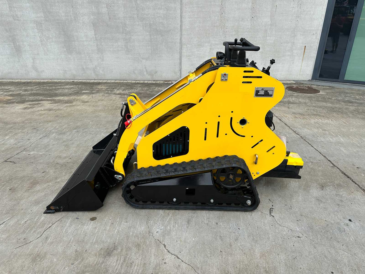 Kompaktni nakladalnik na gosenicah MACHPRO - 2025 - MP-S300 - SKID STEER LOADER: slika 7