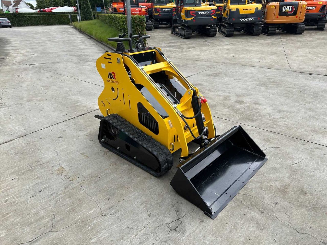 MACHPRO - 2025 - MP-S300 - SKID STEER LOADER - Kompaktni nakladalnik na gosenicah: slika 3 MACHPRO - 2025 - MP-S300 - SKID STEER LOADER - Kompaktni nakladalnik na gosenicah: slika 3