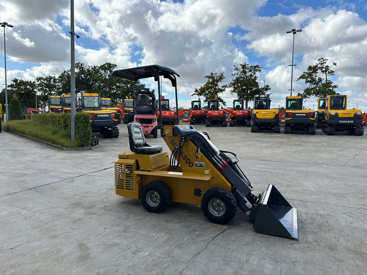 MACHPRO - 2025 - MP-S800 - SKID STEER LOADER - Kompaktni nakladalnik na gosenicah: slika 3 MACHPRO - 2025 - MP-S800 - SKID STEER LOADER - Kompaktni nakladalnik na gosenicah: slika 3