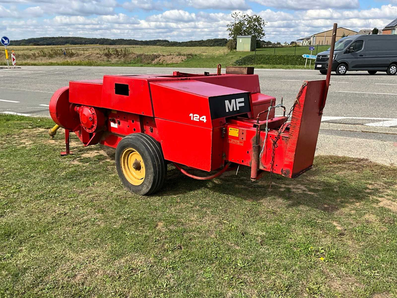 Massey Ferguson 124 - Balirka za kvadratne bale: slika 3 Massey Ferguson 124 - Balirka za kvadratne bale: slika 3