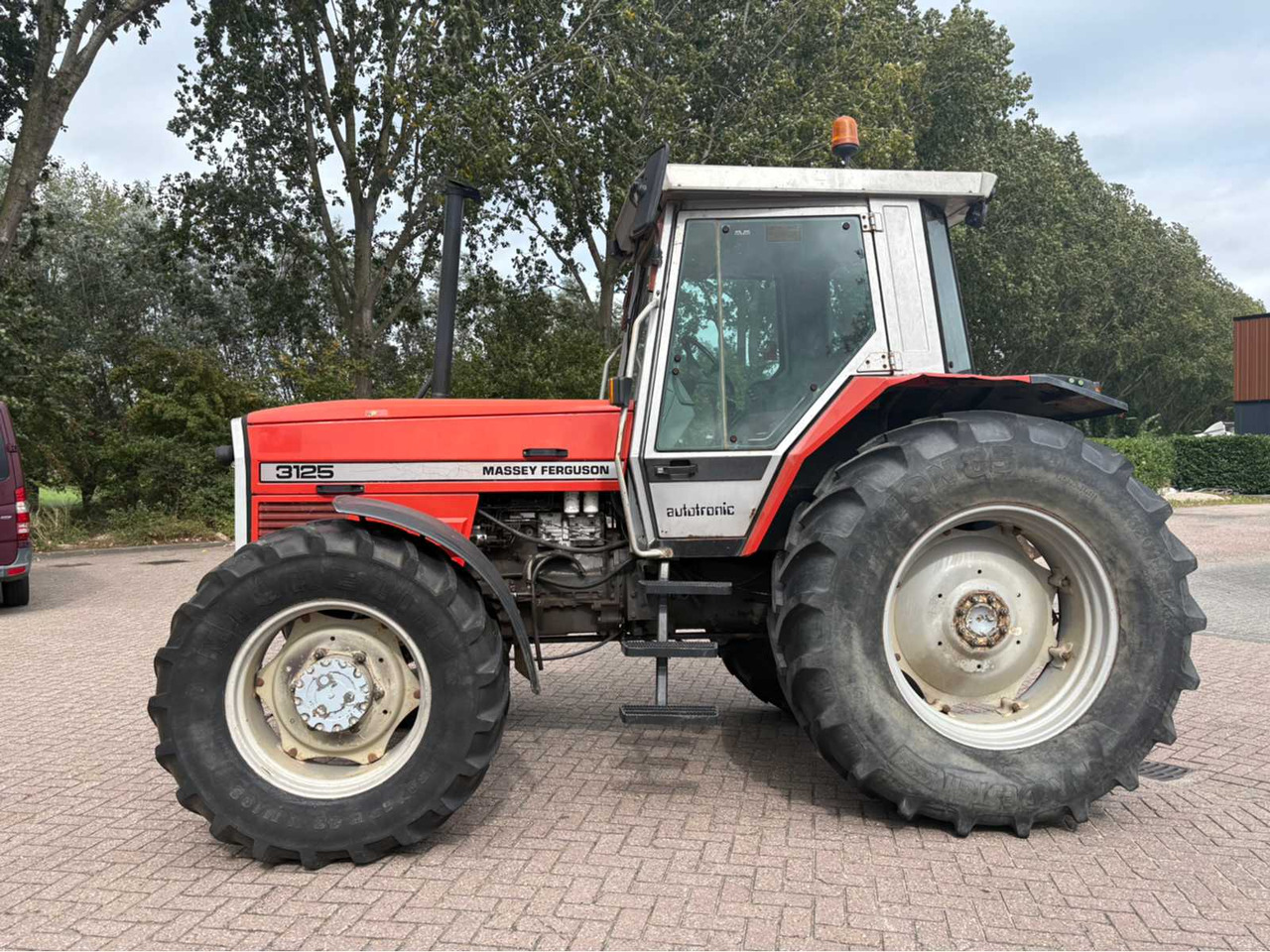 Massey Ferguson 3125 - Traktor: slika 3 Massey Ferguson 3125 - Traktor: slika 3