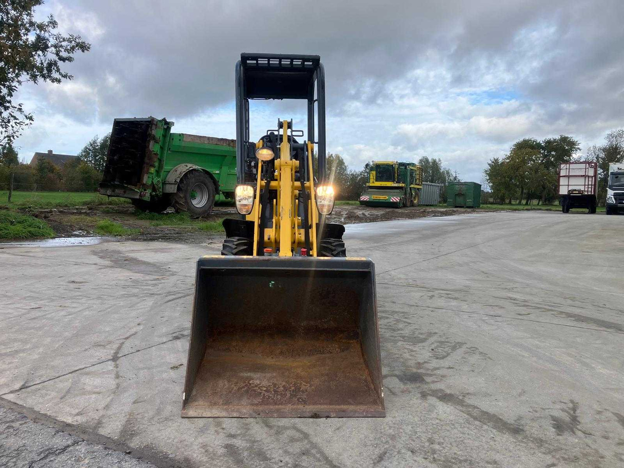 Mustang AL 100 - Kolesni nakladalec: slika 5 Mustang AL 100 - Kolesni nakladalec: slika 5