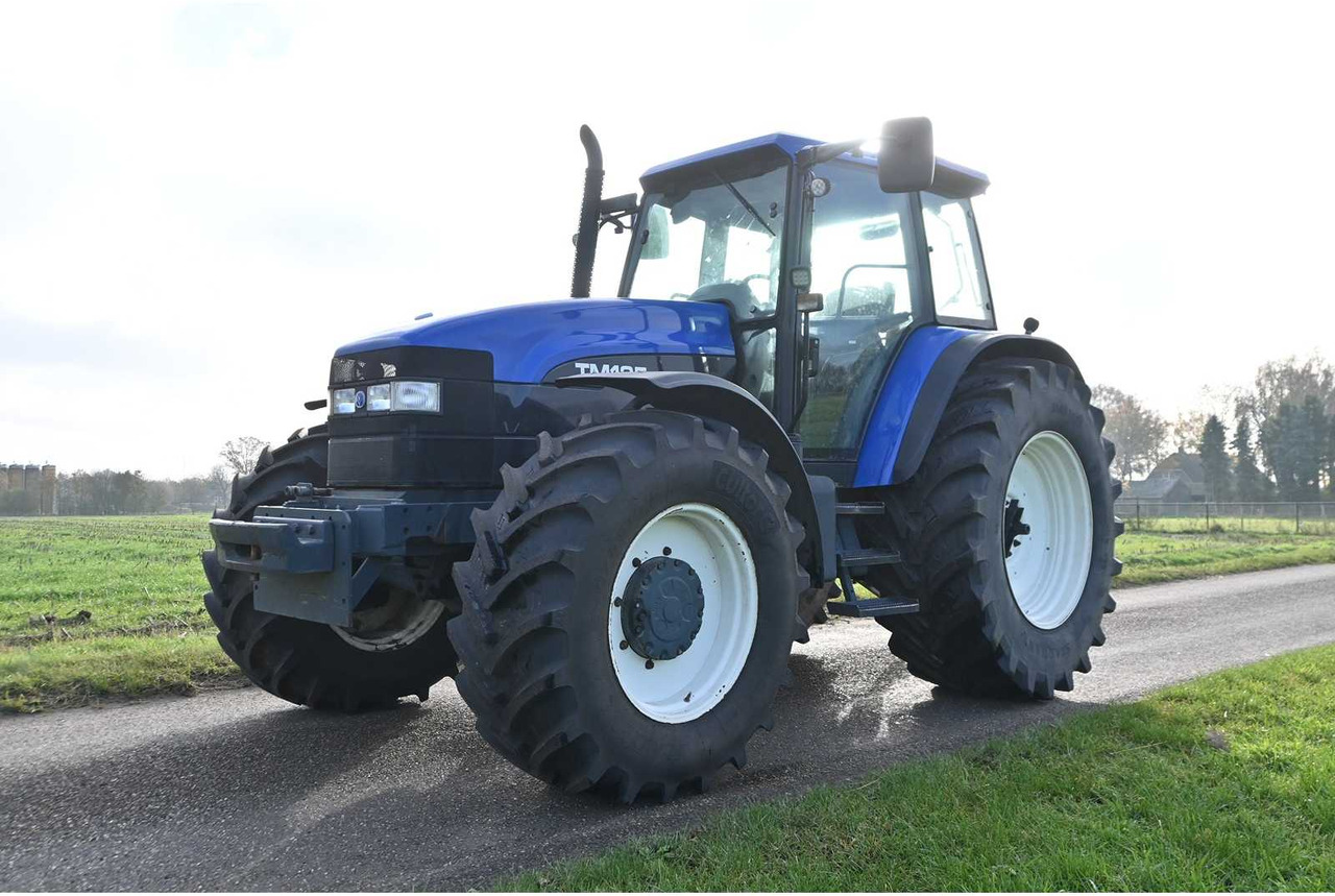 NEW HOLLAND - 1998 - TM135 - ALL-WHEEL DRIVE FARM TRACTOR - Traktor: slika 1 NEW HOLLAND - 1998 - TM135 - ALL-WHEEL DRIVE FARM TRACTOR - Traktor: slika 1