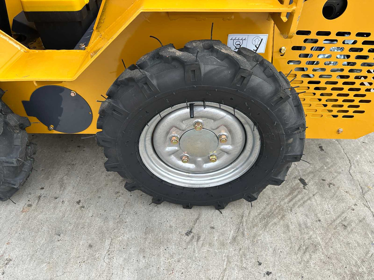 Kompaktni nakladalnik na gosenicah NEWRICK - 2025 - SI360 - SKID STEER LOADER: slika 13 Kompaktni nakladalnik na gosenicah NEWRICK - 2025 - SI360 - SKID STEER LOADER: slika 13