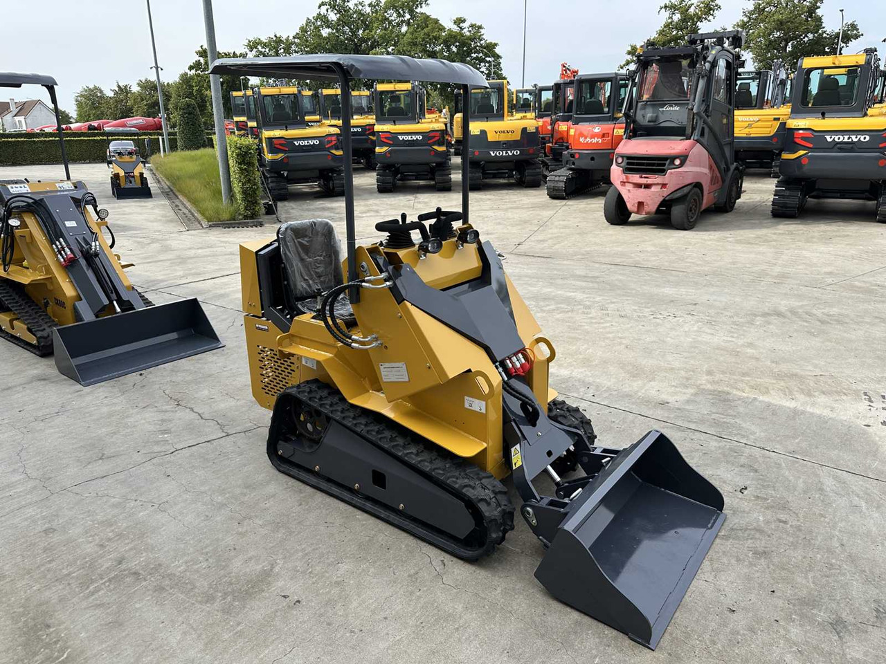 NEWRICK - 2025 - SI360 - SKID STEER LOADER - Kompaktni nakladalnik na gosenicah: slika 3 NEWRICK - 2025 - SI360 - SKID STEER LOADER - Kompaktni nakladalnik na gosenicah: slika 3