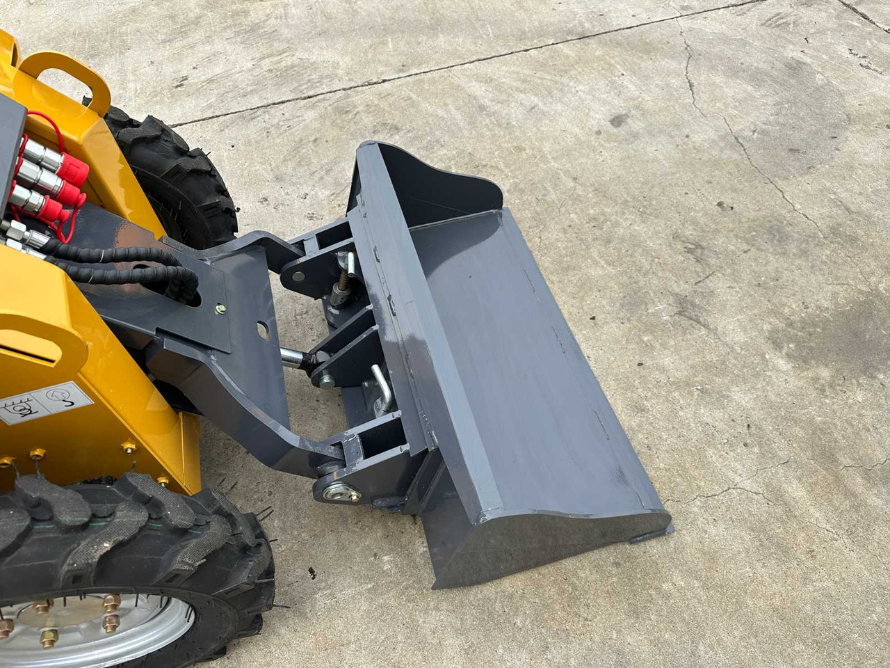 Kompaktni nakladalnik na gosenicah NEWRICK - 2025 - SI360 - SKID STEER LOADER: slika 11 Kompaktni nakladalnik na gosenicah NEWRICK - 2025 - SI360 - SKID STEER LOADER: slika 11