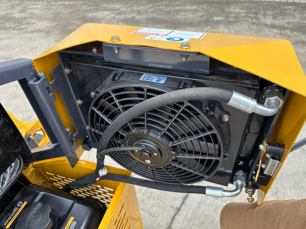 Kompaktni nakladalnik na gosenicah NEWRICK - 2025 - SI360 - SKID STEER LOADER: slika 17