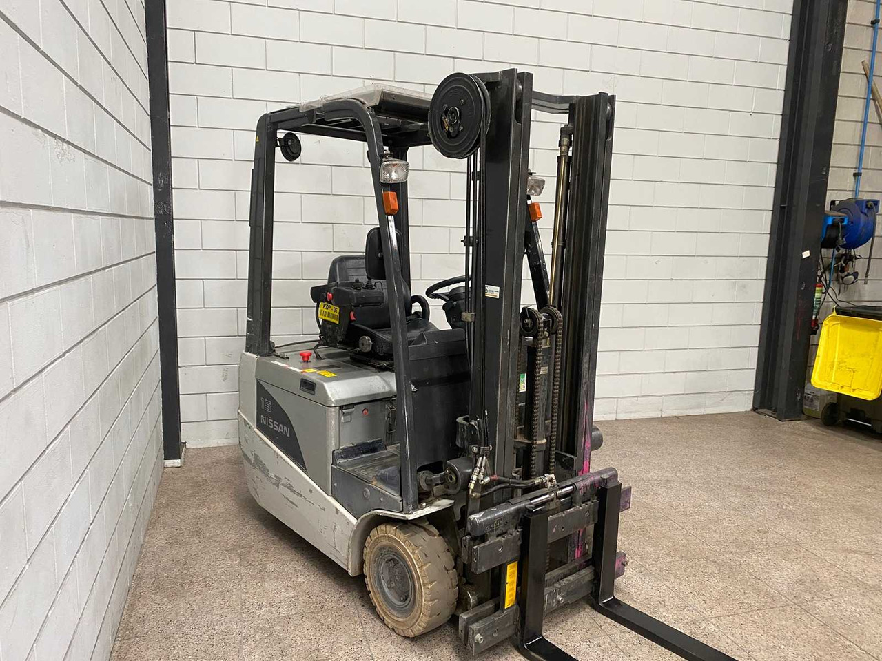 NISSAN - 1 N 1 L 15 Q - FORKLIFT - Viličar: slika 4 NISSAN - 1 N 1 L 15 Q - FORKLIFT - Viličar: slika 4