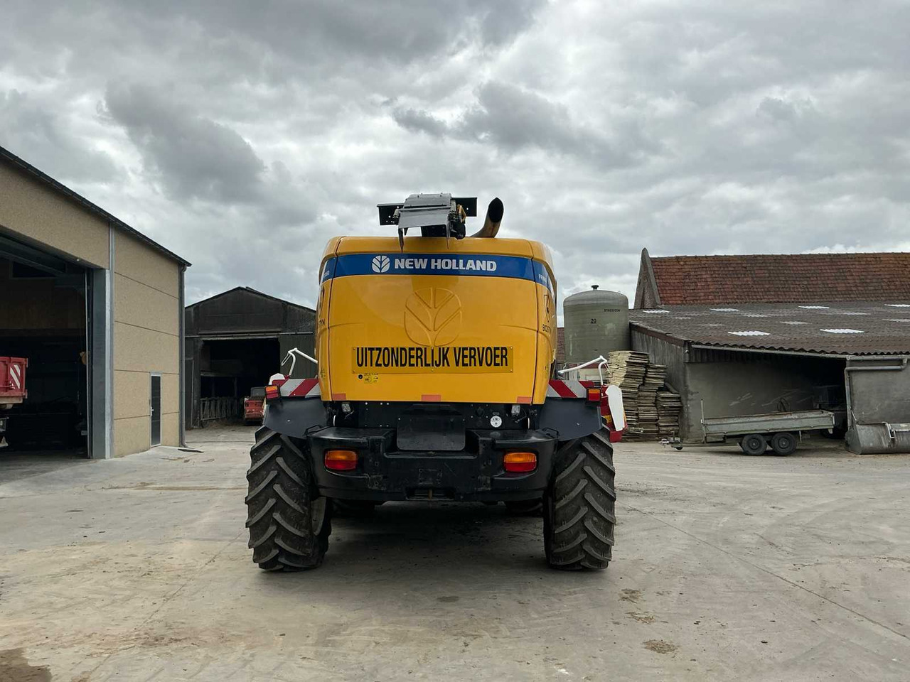 New Holland FR9060 - Kombajn za krmo: slika 4 New Holland FR9060 - Kombajn za krmo: slika 4
