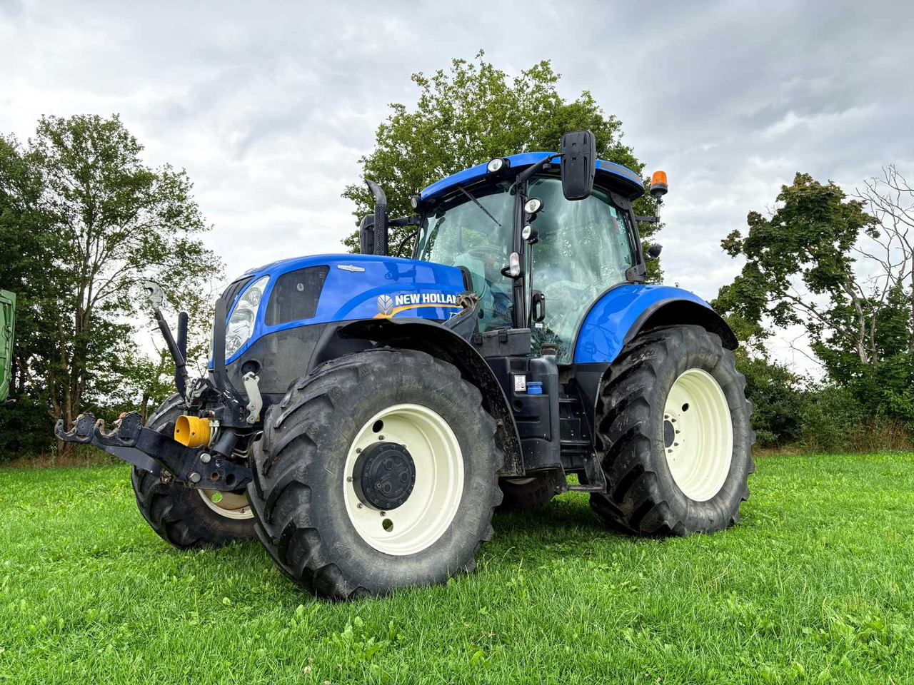 New Holland T7.210 AC - Traktor: slika 1 New Holland T7.210 AC - Traktor: slika 1