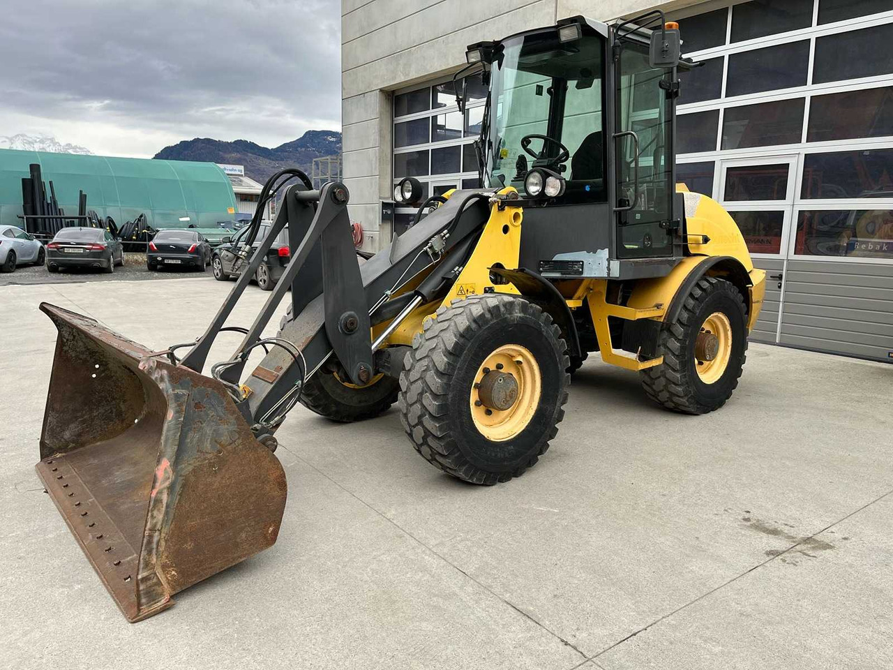 New Holland W60 - Kolesni nakladalec: slika 3 New Holland W60 - Kolesni nakladalec: slika 3