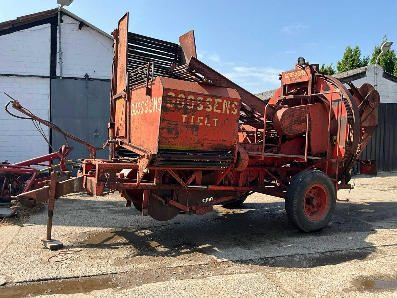 Potato harvester - Kombajn za krompir: slika 1 Potato harvester - Kombajn za krompir: slika 1
