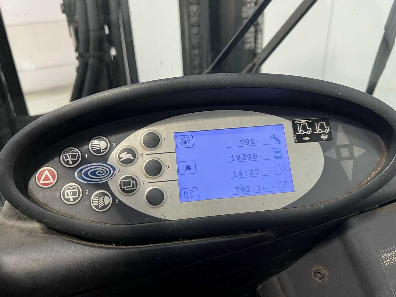 STILL - 2017 - RX 20-18 - FORKLIFT - TRIPLEX - FORK SETTER - SIDE-SHIFT - FREE-LIFT - Viličar: slika 5 STILL - 2017 - RX 20-18 - FORKLIFT - TRIPLEX - FORK SETTER - SIDE-SHIFT - FREE-LIFT - Viličar: slika 5