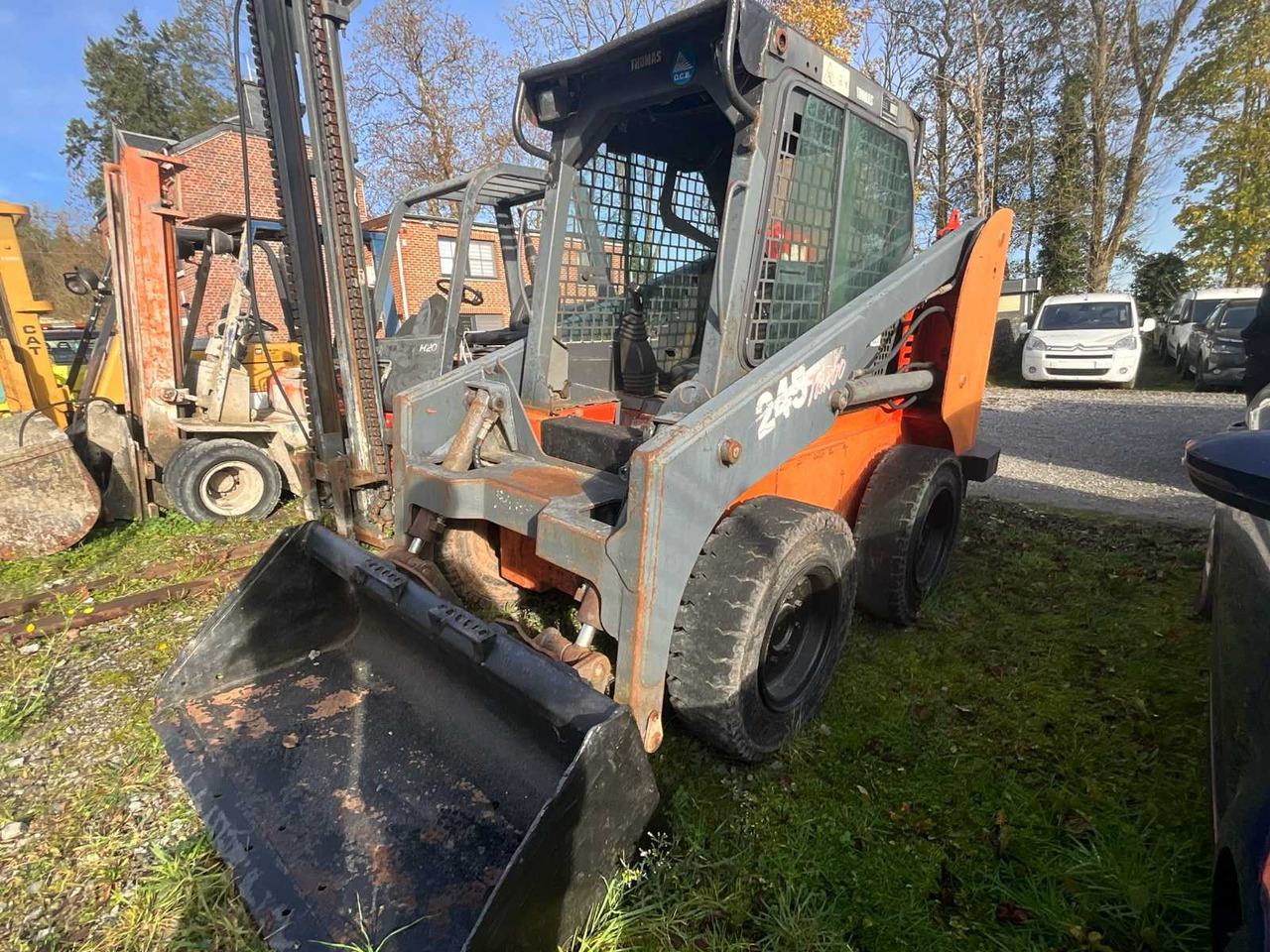 THOMAS 245 TURBO SKID STEER LOADER - Kompaktni nakladalnik na gosenicah: slika 1 THOMAS 245 TURBO SKID STEER LOADER - Kompaktni nakladalnik na gosenicah: slika 1