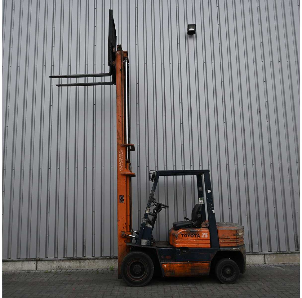 TOYOTA - 1991 - 02 5FDF 25 - FORKLIFT TRUCK - Viličar: slika 4 TOYOTA - 1991 - 02 5FDF 25 - FORKLIFT TRUCK - Viličar: slika 4