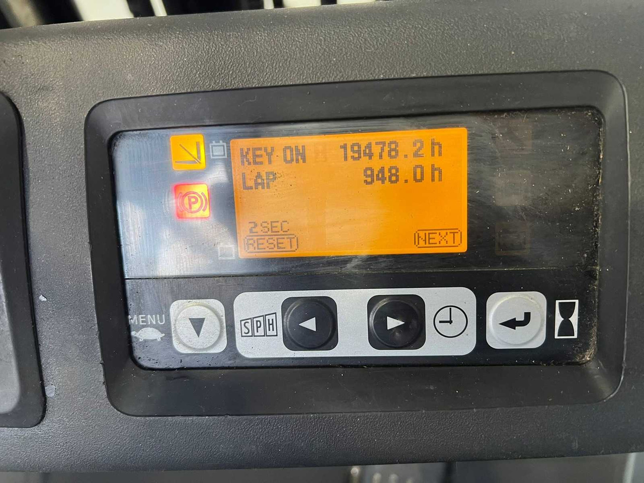 TOYOTA - 2015 - 8FBET15 - FORKLIFT TRUCK - Viličar: slika 3 TOYOTA - 2015 - 8FBET15 - FORKLIFT TRUCK - Viličar: slika 3