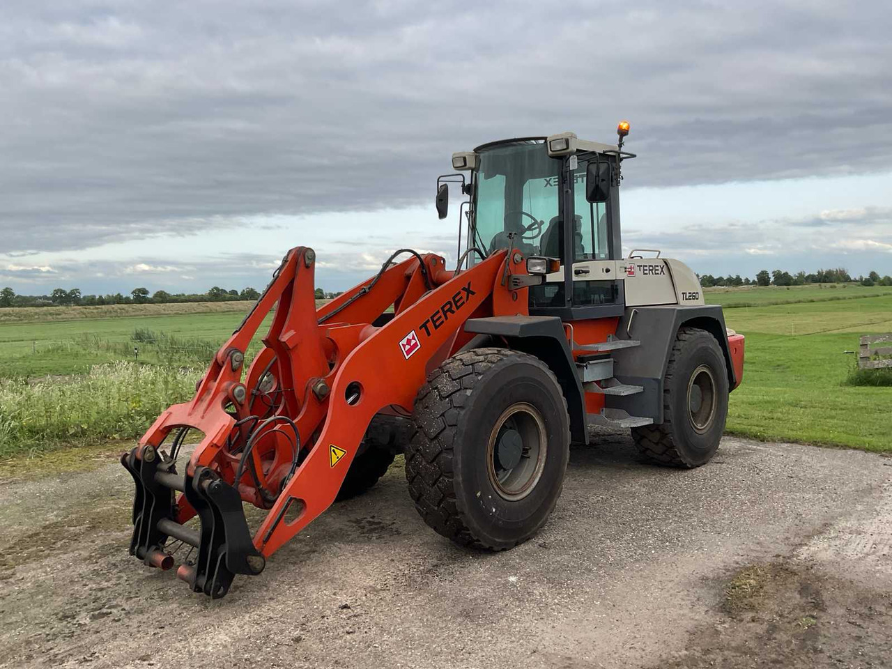 Terex TL260 - Kolesni nakladalec: slika 1 Terex TL260 - Kolesni nakladalec: slika 1
