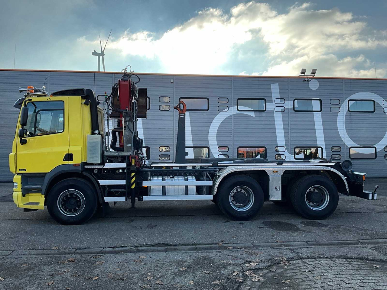 2012 GINAF X3232S 6X4 25T HOOK LIFT + HMF 1643 Z-CRANE TRUCK BZ-VG-55 - Tovornjak: slika 4 2012 GINAF X3232S 6X4 25T HOOK LIFT + HMF 1643 Z-CRANE TRUCK BZ-VG-55 - Tovornjak: slika 4