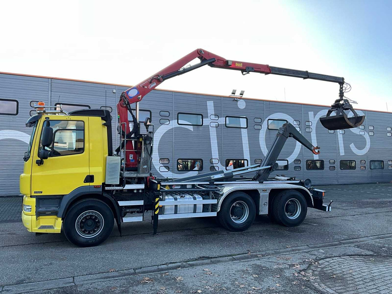 2012 GINAF X3232S 6X4 25T HOOK LIFT + HMF 1643 Z-CRANE TRUCK BZ-VG-55 - Tovornjak: slika 3 2012 GINAF X3232S 6X4 25T HOOK LIFT + HMF 1643 Z-CRANE TRUCK BZ-VG-55 - Tovornjak: slika 3