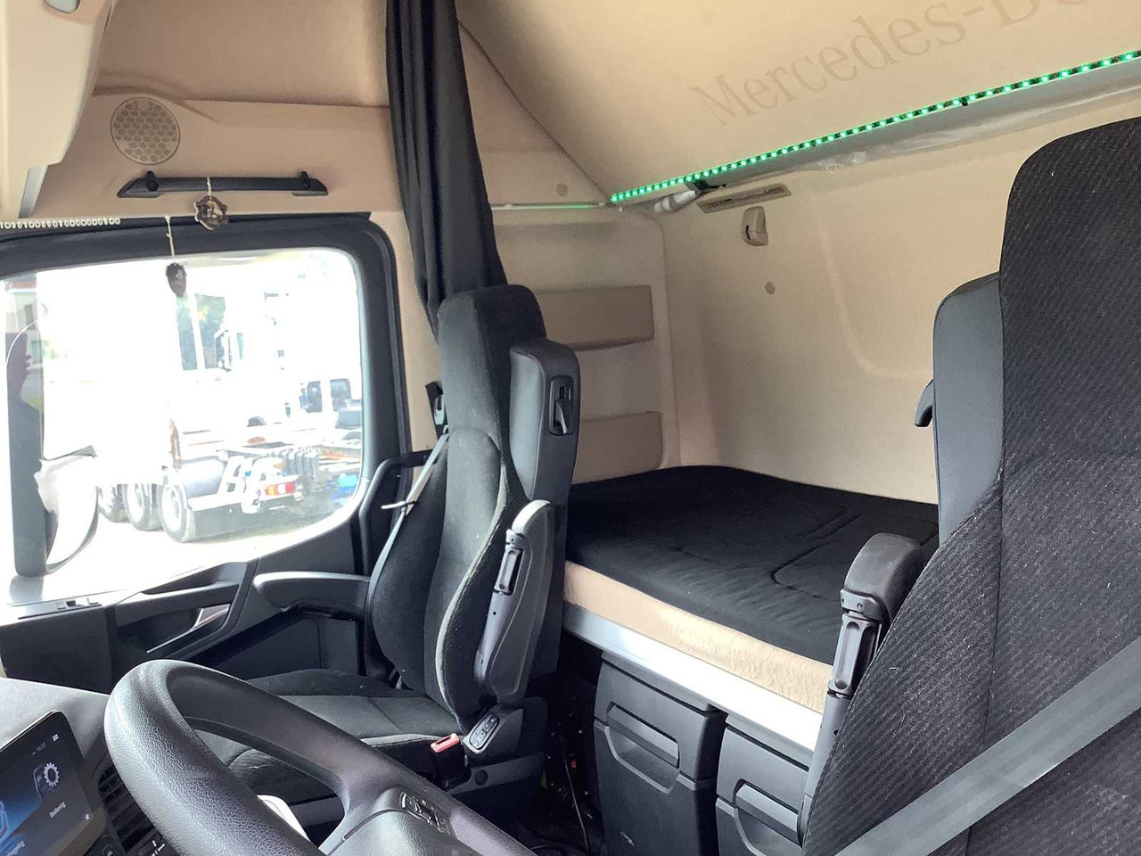 MERCEDES-BENZ - ACTROS 963-4-A - TRUCK - 2023 - Tovornjak: slika 5 MERCEDES-BENZ - ACTROS 963-4-A - TRUCK - 2023 - Tovornjak: slika 5