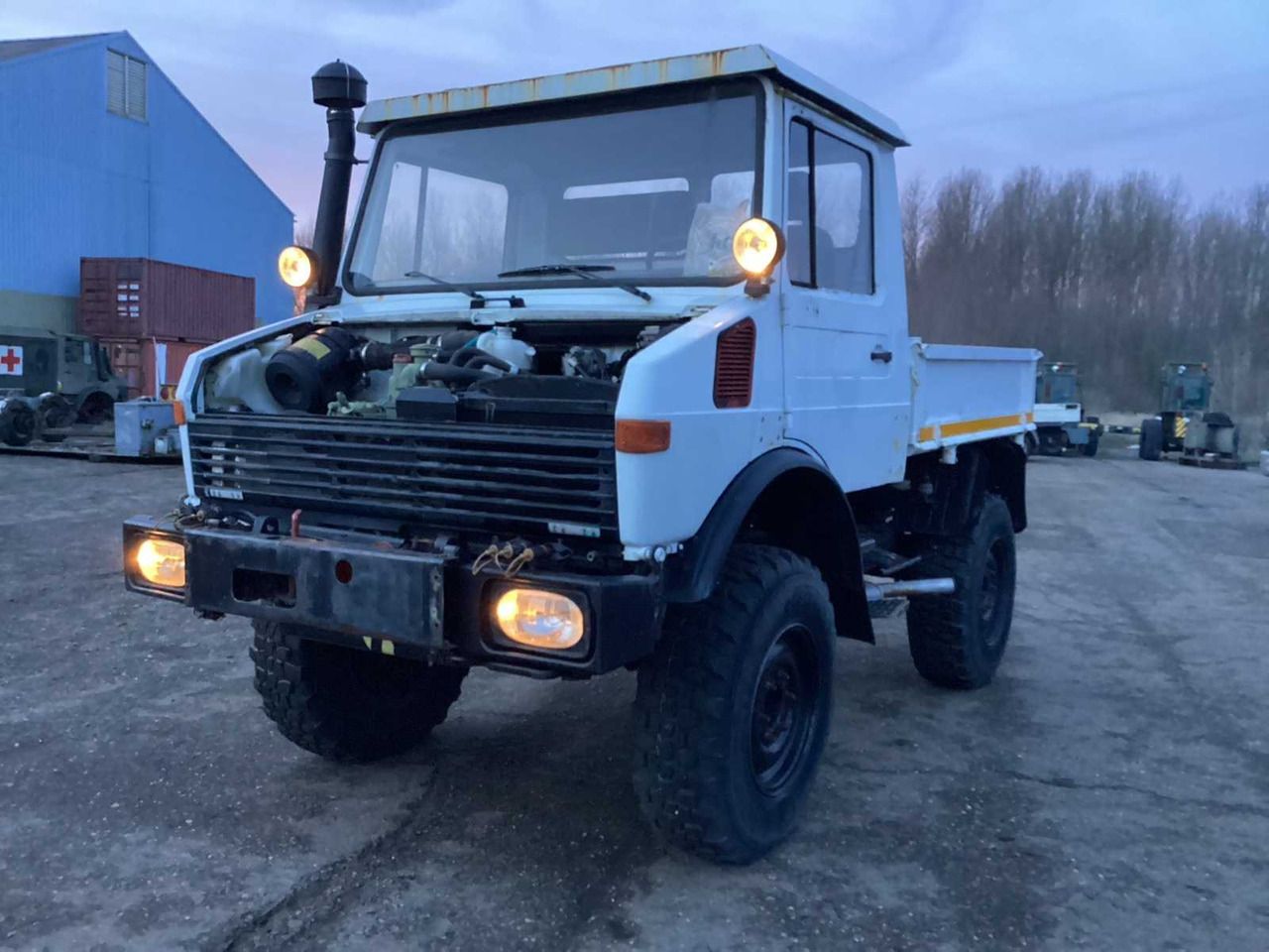 UNIMOG 424 TRUCK - Tovornjak: slika 1 UNIMOG 424 TRUCK - Tovornjak: slika 1