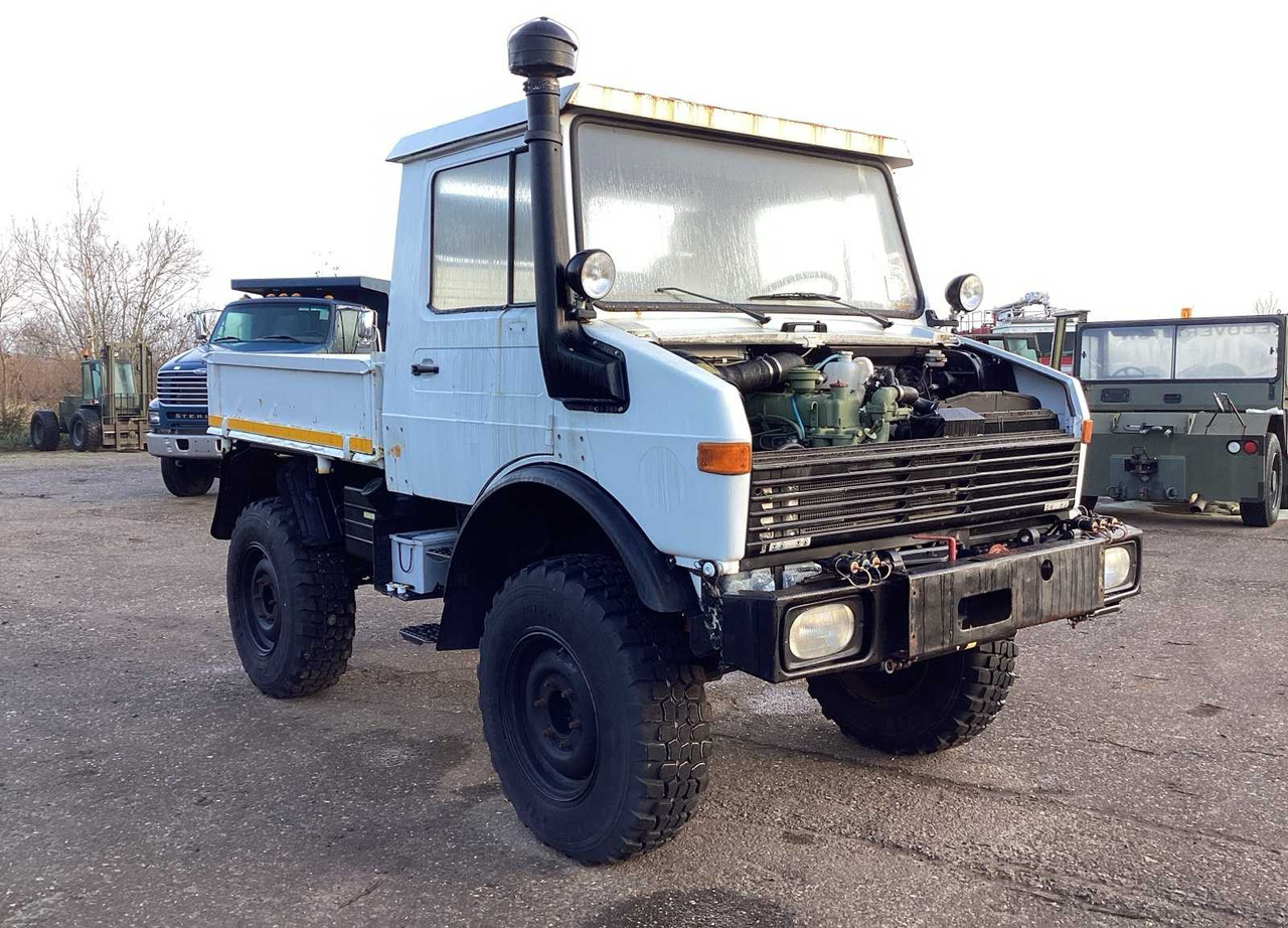 UNIMOG 424 TRUCK - Tovornjak: slika 4 UNIMOG 424 TRUCK - Tovornjak: slika 4